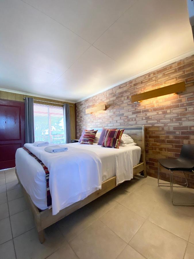 Proserpine Motor Lodge エクステリア 写真