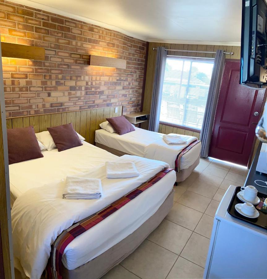 Proserpine Motor Lodge エクステリア 写真