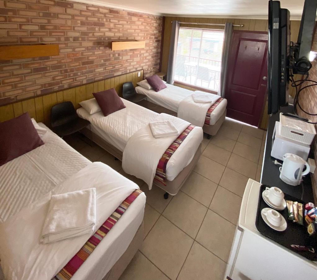 Proserpine Motor Lodge エクステリア 写真