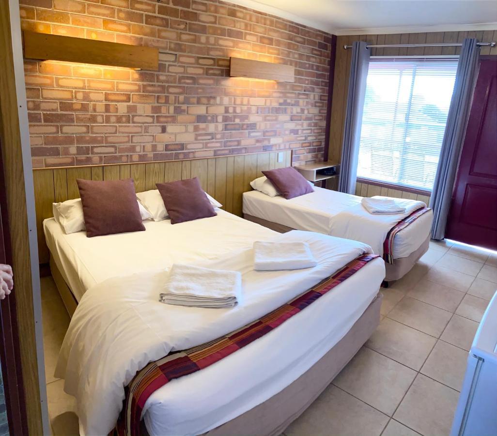 Proserpine Motor Lodge エクステリア 写真