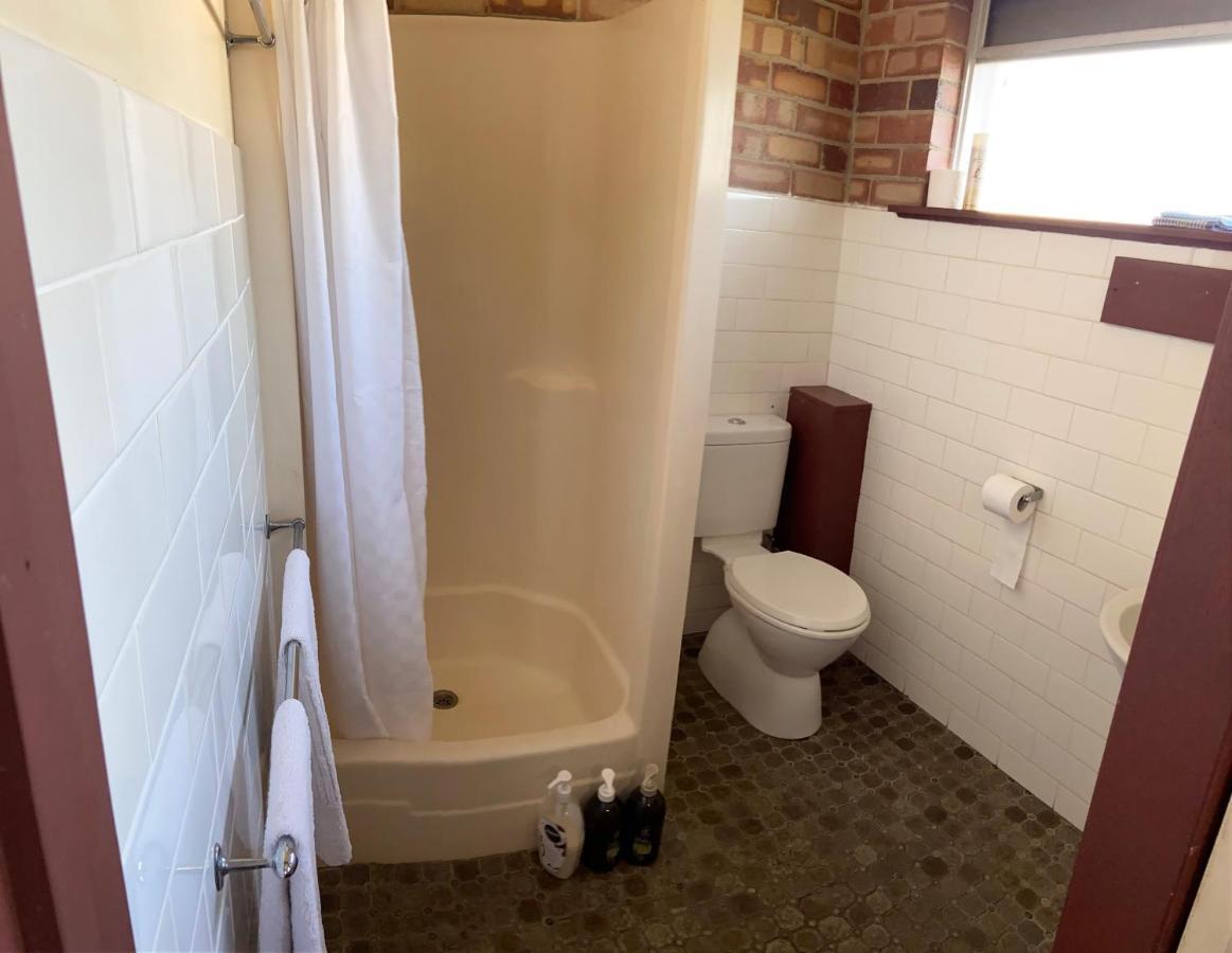 Proserpine Motor Lodge エクステリア 写真