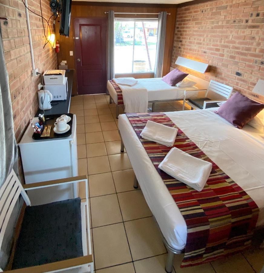 Proserpine Motor Lodge エクステリア 写真