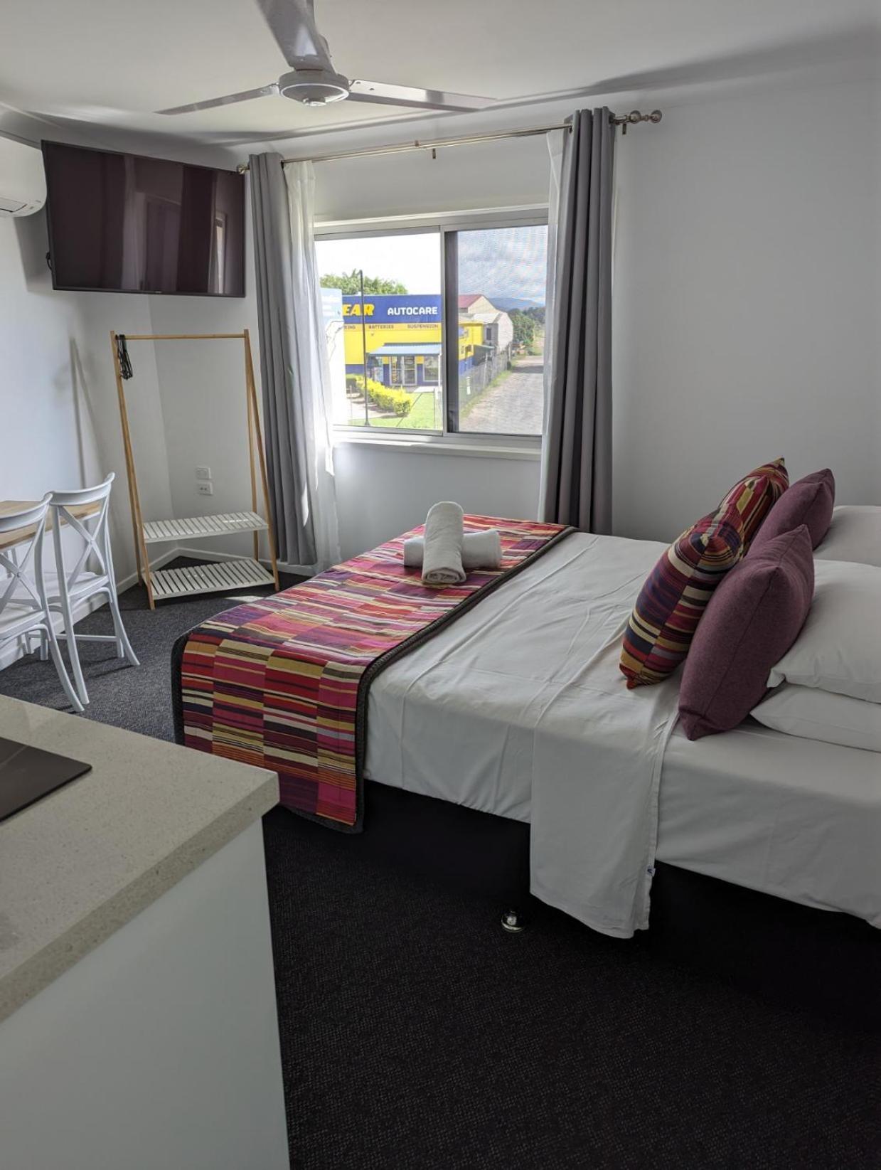 Proserpine Motor Lodge エクステリア 写真