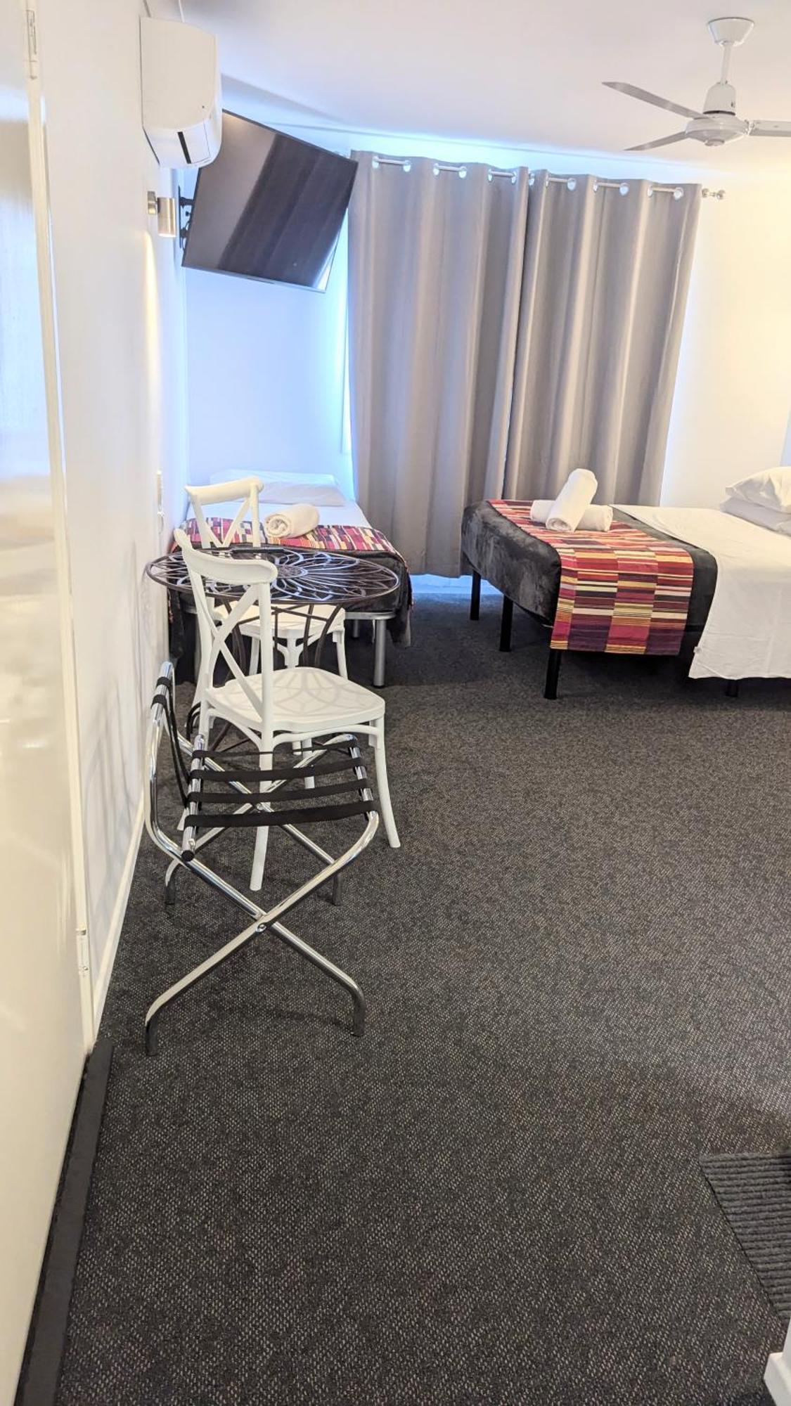 Proserpine Motor Lodge エクステリア 写真