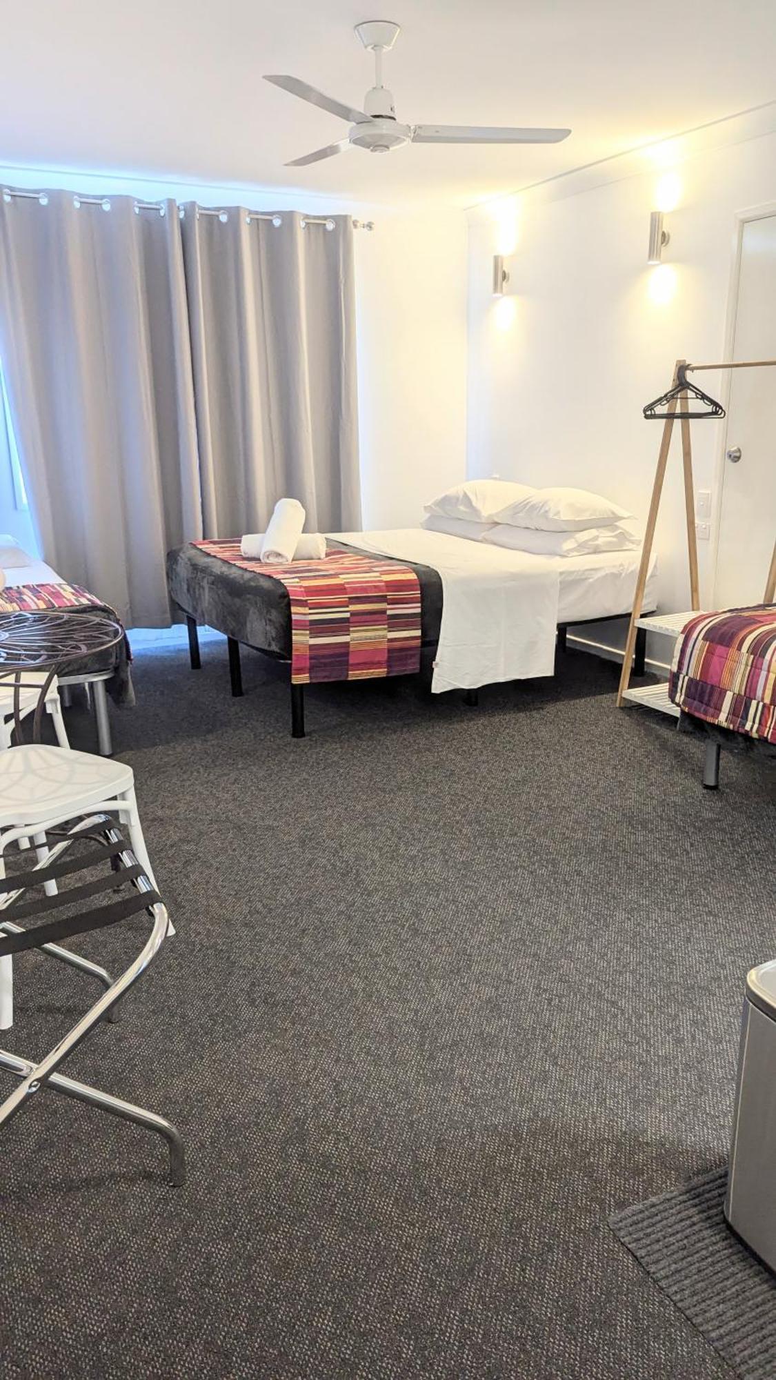 Proserpine Motor Lodge エクステリア 写真
