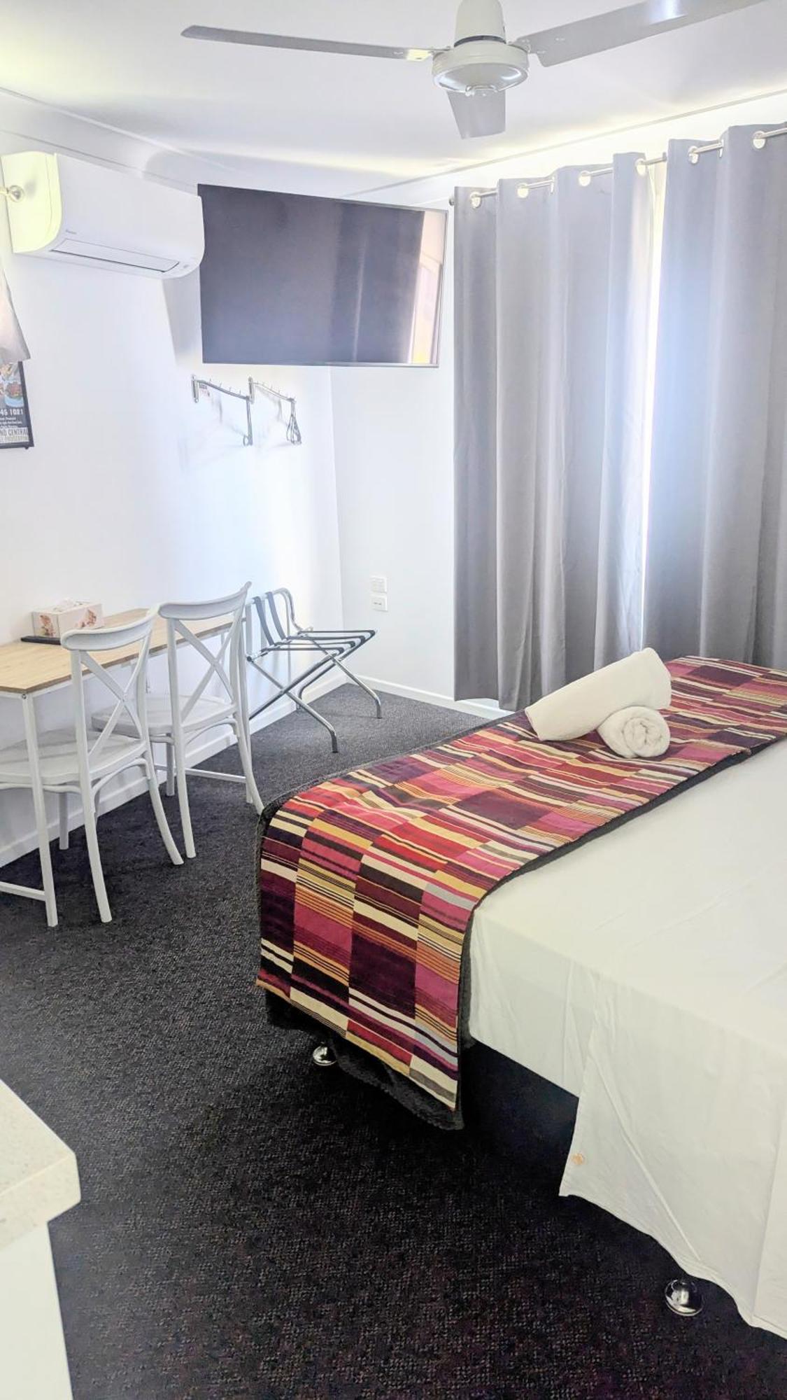 Proserpine Motor Lodge エクステリア 写真