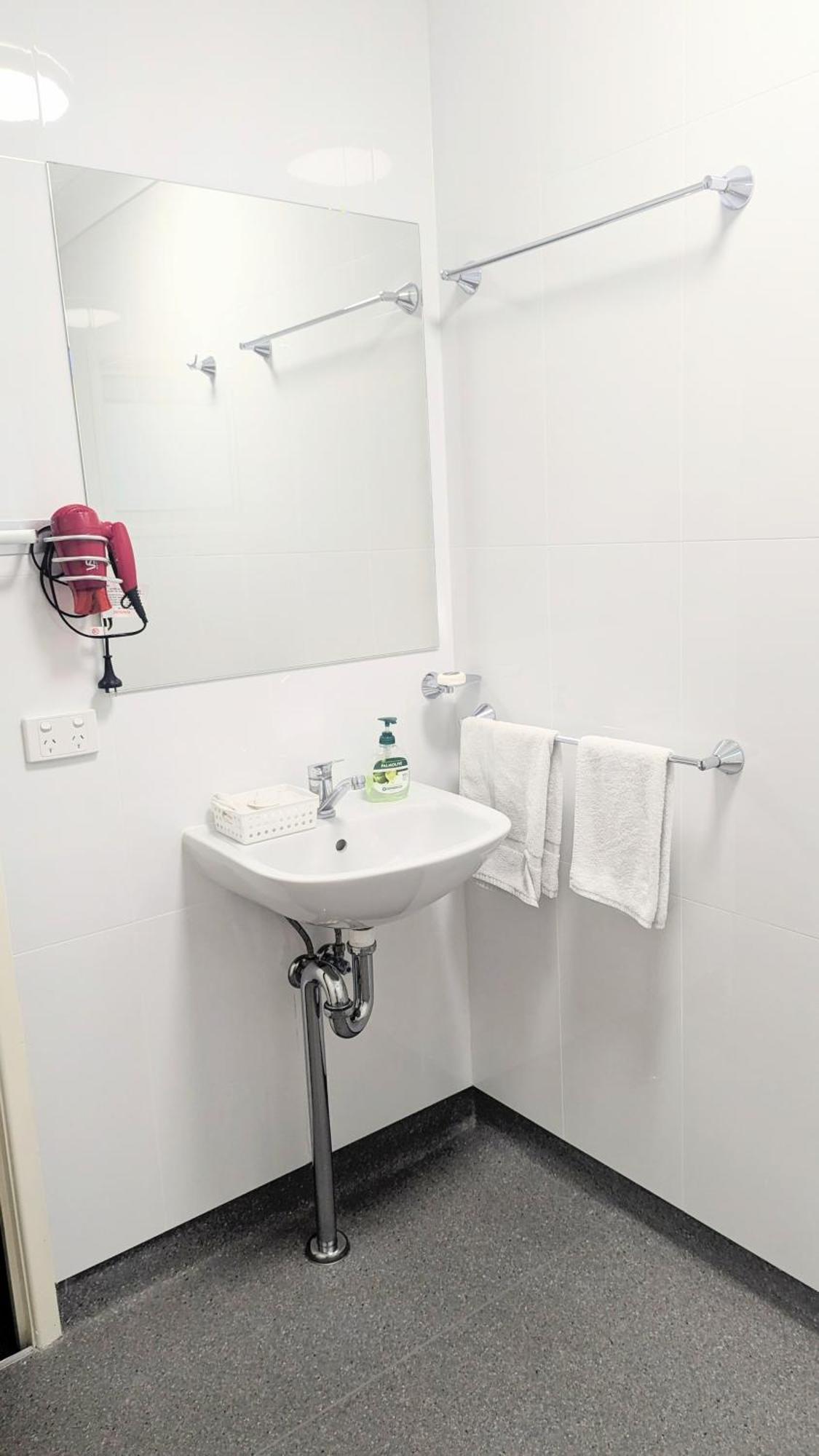 Proserpine Motor Lodge エクステリア 写真
